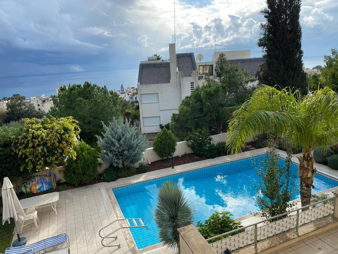 Seaview 6 Bedroom & Private Pool Villa *